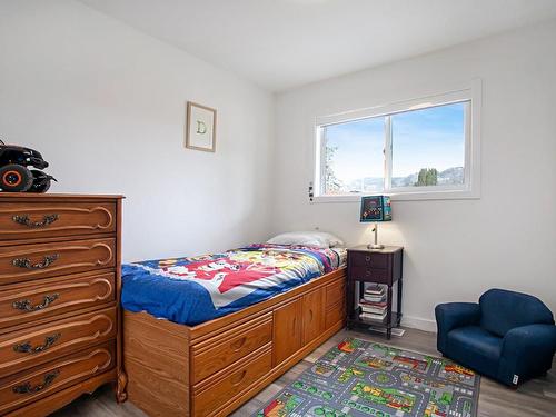 1241 Lawson Avenue, Kelowna, BC - Indoor Photo Showing Bedroom