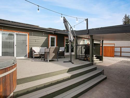 1241 Lawson Avenue, Kelowna, BC - Outdoor With Exterior