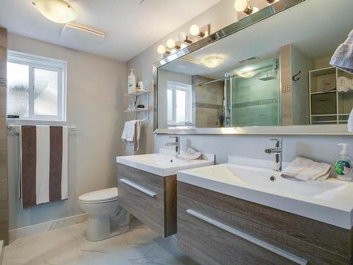 1251 Lawson Avenue, Kelowna, BC - Indoor Photo Showing Bathroom