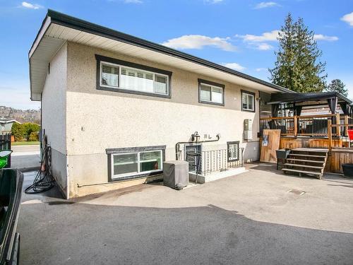 1251 Lawson Avenue, Kelowna, BC - Outdoor With Exterior