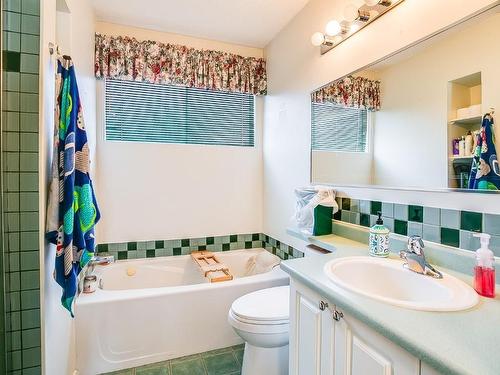 1261 Lawson Avenue, Kelowna, BC - Indoor Photo Showing Bathroom