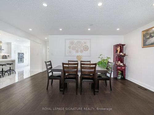 212 Currey Cres, Newmarket, ON - Indoor Photo Showing Dining Room