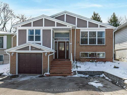 212 Currey Cres, Newmarket, ON - Outdoor
