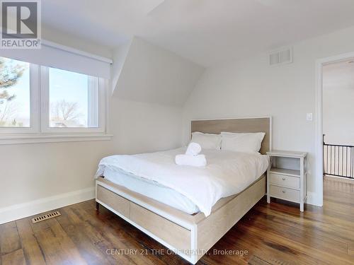 106 Plater St, Blue Mountains, ON - Indoor Photo Showing Bedroom