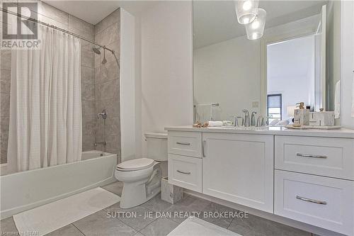 1717 Upper West Ave, London, ON - Indoor Photo Showing Bathroom