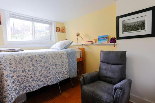 511 Carbonate Street, Nelson, BC - Indoor Photo Showing Bedroom