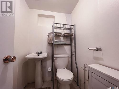 516 Shaw Street, Herbert, SK - Indoor Photo Showing Bathroom