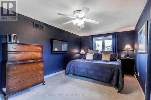 17 Mercury Rd, Hamilton, ON - Indoor Photo Showing Bedroom