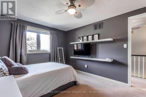 17 Mercury Rd, Hamilton, ON - Indoor Photo Showing Bedroom