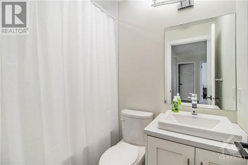 1160 Rosedale Road S, Montague, ON - Indoor Photo Showing Bathroom