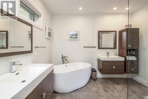 5 Purling Pl, Toronto, ON - Indoor Photo Showing Bathroom
