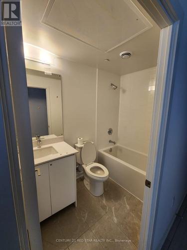 601 - 55 Duke Street W, Kitchener, ON - Indoor Photo Showing Bathroom
