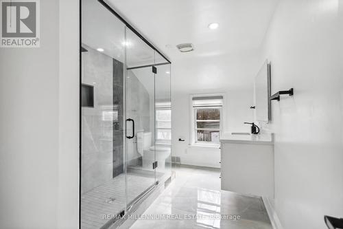 5138 Valley Way, Niagara Falls, ON - Indoor Photo Showing Bathroom