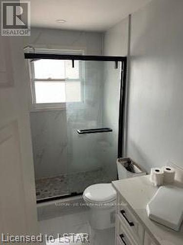 1/2 - 76 Fairview Avenue, St. Thomas, ON - Indoor Photo Showing Bathroom