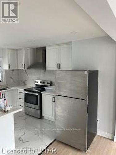 1/2 - 76 Fairview Avenue, St. Thomas, ON - Indoor Photo Showing Kitchen