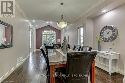 329 Skyline Ave, London, ON - Indoor Photo Showing Dining Room