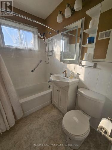 126 Westchester Crescent, St. Catharines, ON - Indoor Photo Showing Bathroom