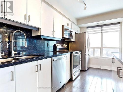 #Ph #803 -801 Sheppard Ave W, Toronto, ON - Indoor Photo Showing Kitchen