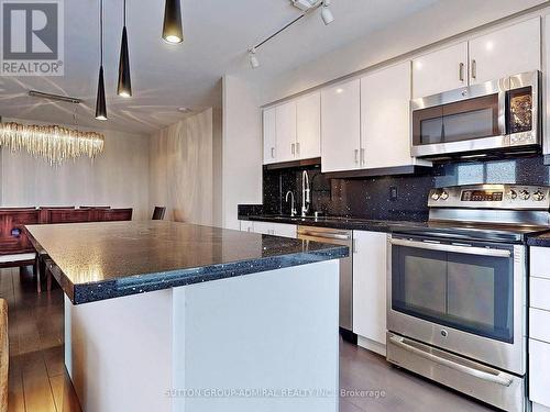 #Ph #803 -801 Sheppard Ave W, Toronto, ON - Indoor Photo Showing Kitchen