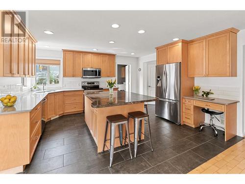 4857 Canyon Ridge Crescent, Kelowna, BC - Indoor Photo Showing Kitchen
