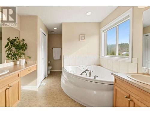 4857 Canyon Ridge Crescent, Kelowna, BC - Indoor Photo Showing Bathroom