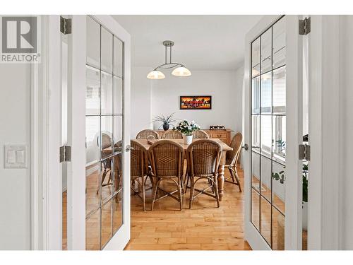 4857 Canyon Ridge Crescent, Kelowna, BC - Indoor Photo Showing Dining Room