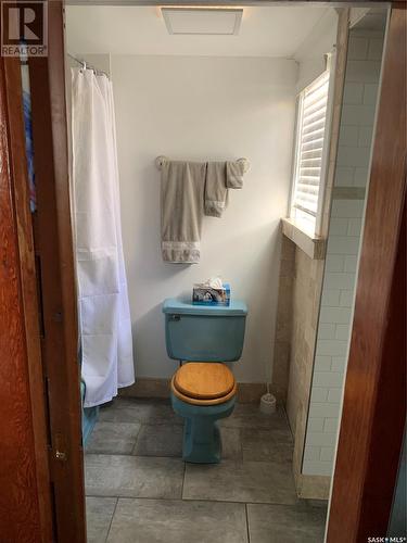 2134 Halifax Street, Regina, SK - Indoor Photo Showing Bathroom