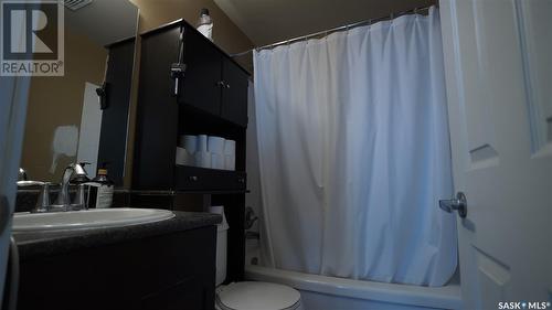 4 2121 Rae Street, Regina, SK - Indoor Photo Showing Bathroom