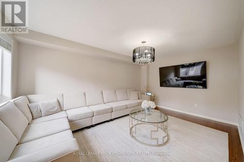 240 Waterbury St, Caledon, ON - Indoor Photo Showing Living Room