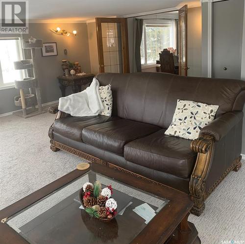 419 2Nd Avenue S, Rockglen, SK - Indoor Photo Showing Living Room