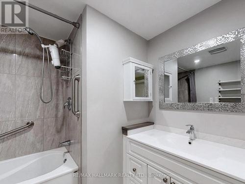 48 Pine Hill Cres, Aurora, ON - Indoor Photo Showing Bathroom