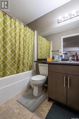 4 1505 19Th Street W, Saskatoon, SK - Indoor Photo Showing Bathroom