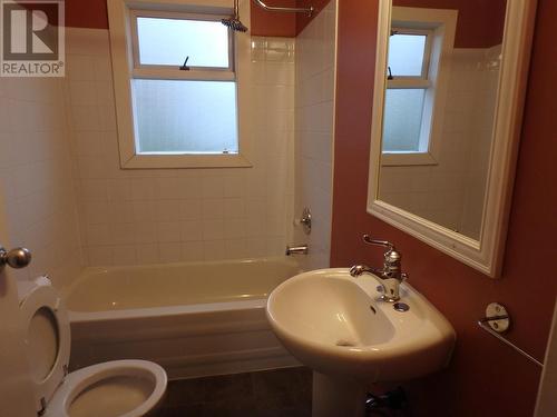 1236 20Th Avenue, Prince George, BC - Indoor Photo Showing Bathroom