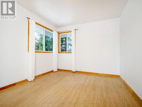 100 Fall St N, Guelph/Eramosa, ON - Indoor Photo Showing Other Room