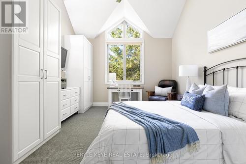 5021 Grandview Bayside Drive, Huntsville, ON - Indoor Photo Showing Bedroom