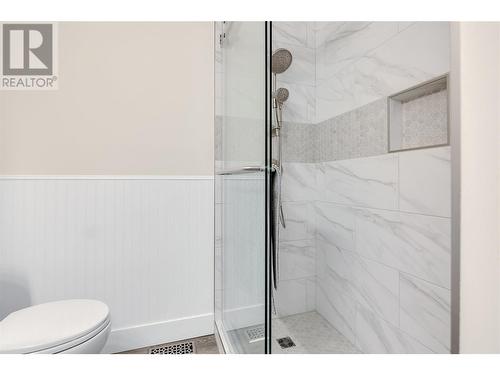 935 Belgo Road, Kelowna, BC - Indoor Photo Showing Bathroom