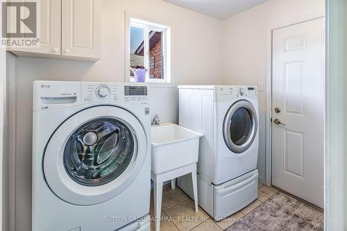 28 Sun King Cres, Barrie, ON - Indoor Photo Showing Laundry Room