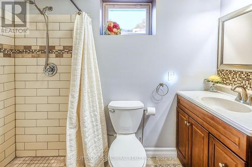28 Sun King Cres, Barrie, ON - Indoor Photo Showing Bathroom