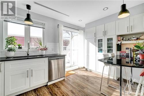 282 Lajoie Street, Ottawa, ON - Indoor Photo Showing Kitchen
