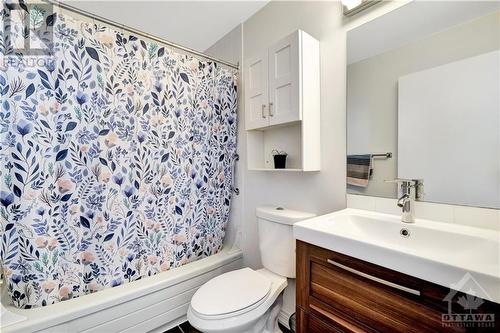 282 Lajoie Street, Ottawa, ON - Indoor Photo Showing Bathroom