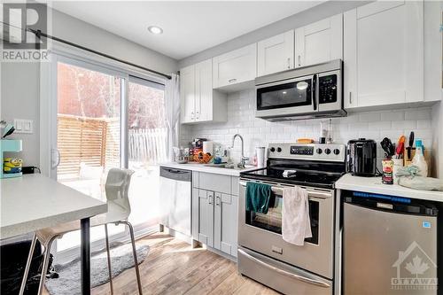 282 Lajoie Street, Ottawa, ON - Indoor Photo Showing Kitchen With Upgraded Kitchen