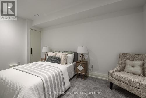 44 Alexandra Blvd, Toronto, ON - Indoor Photo Showing Bedroom