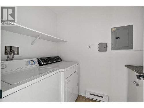 200 Hollywood Road N Unit# 101, Kelowna, BC - Indoor Photo Showing Laundry Room
