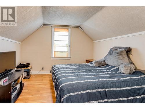 2703 39 Avenue, Vernon, BC - Indoor Photo Showing Bedroom