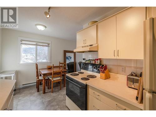 110 Skaha Place Unit# 410, Penticton, BC - Indoor Photo Showing Kitchen