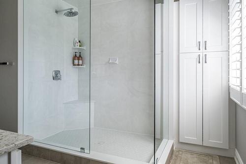 Has Glass Shower Stall - 1652 Roundleaf Court, Burlington, ON - Indoor Photo Showing Bathroom