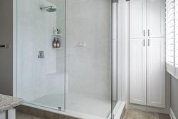 Has Glass Shower Stall - 