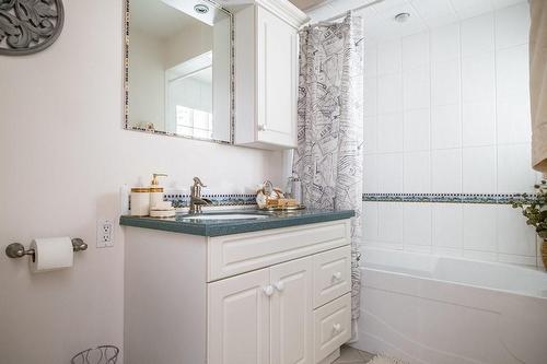 Second Bedroom Ensuite Shower Heads (Handheld & Rain) 2022Painted 2019 - 1652 Roundleaf Court, Burlington, ON - Indoor Photo Showing Bathroom