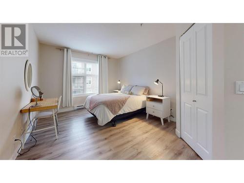 551 Yates Road Unit# 301, Kelowna, BC - Indoor Photo Showing Bedroom