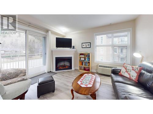 551 Yates Road Unit# 301, Kelowna, BC - Indoor Photo Showing Living Room With Fireplace